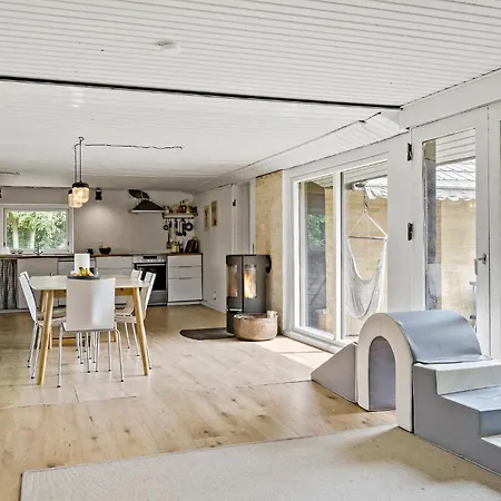 2 Bedroom In * Store Fuglede